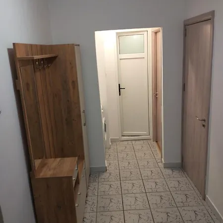 Apartment Family & Friends